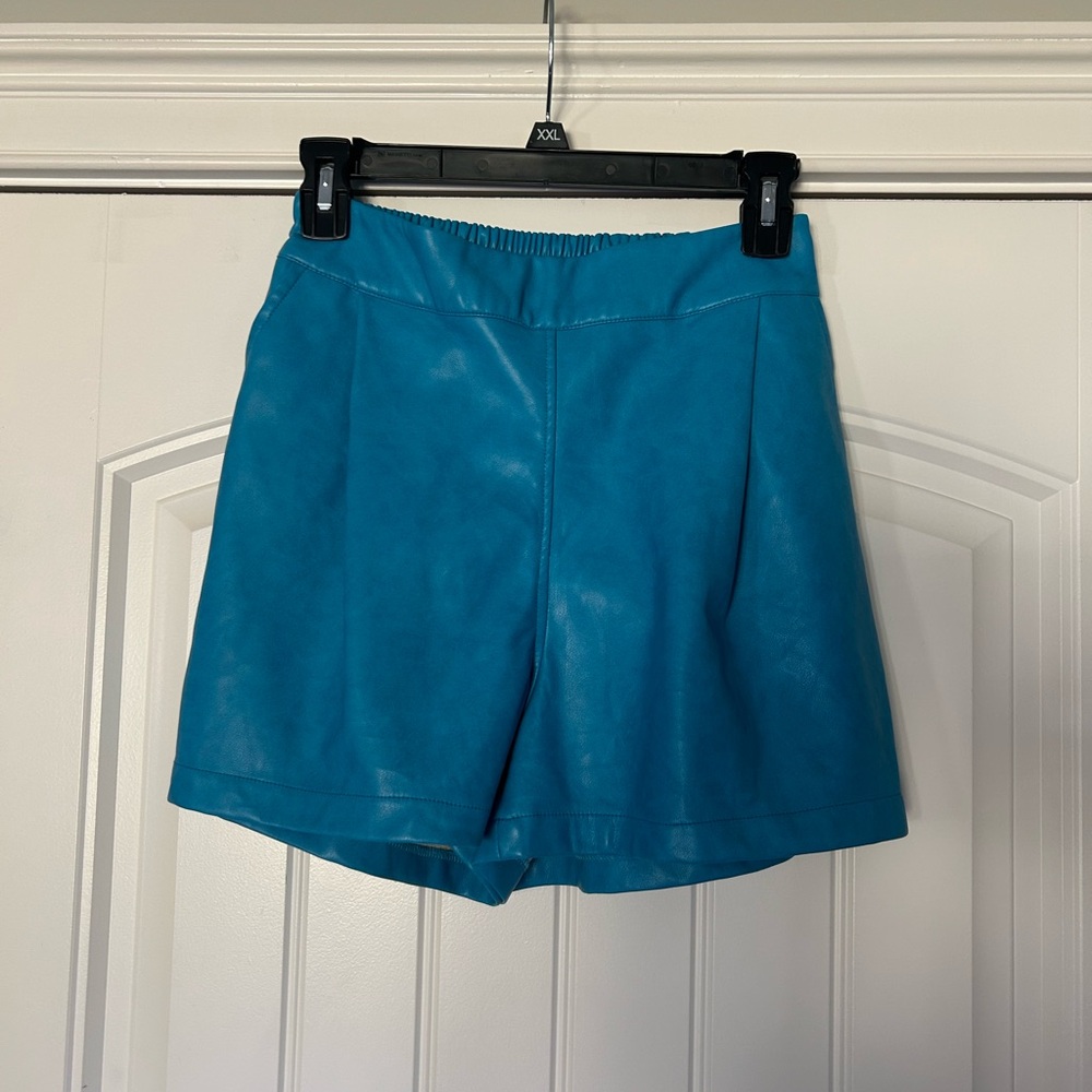 Dolce Cabo Women's High Waist Blue Shorts